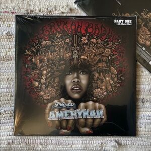Erykah Badu - “New Amerykah Part One (4th World War)” 2x Vinyl LP